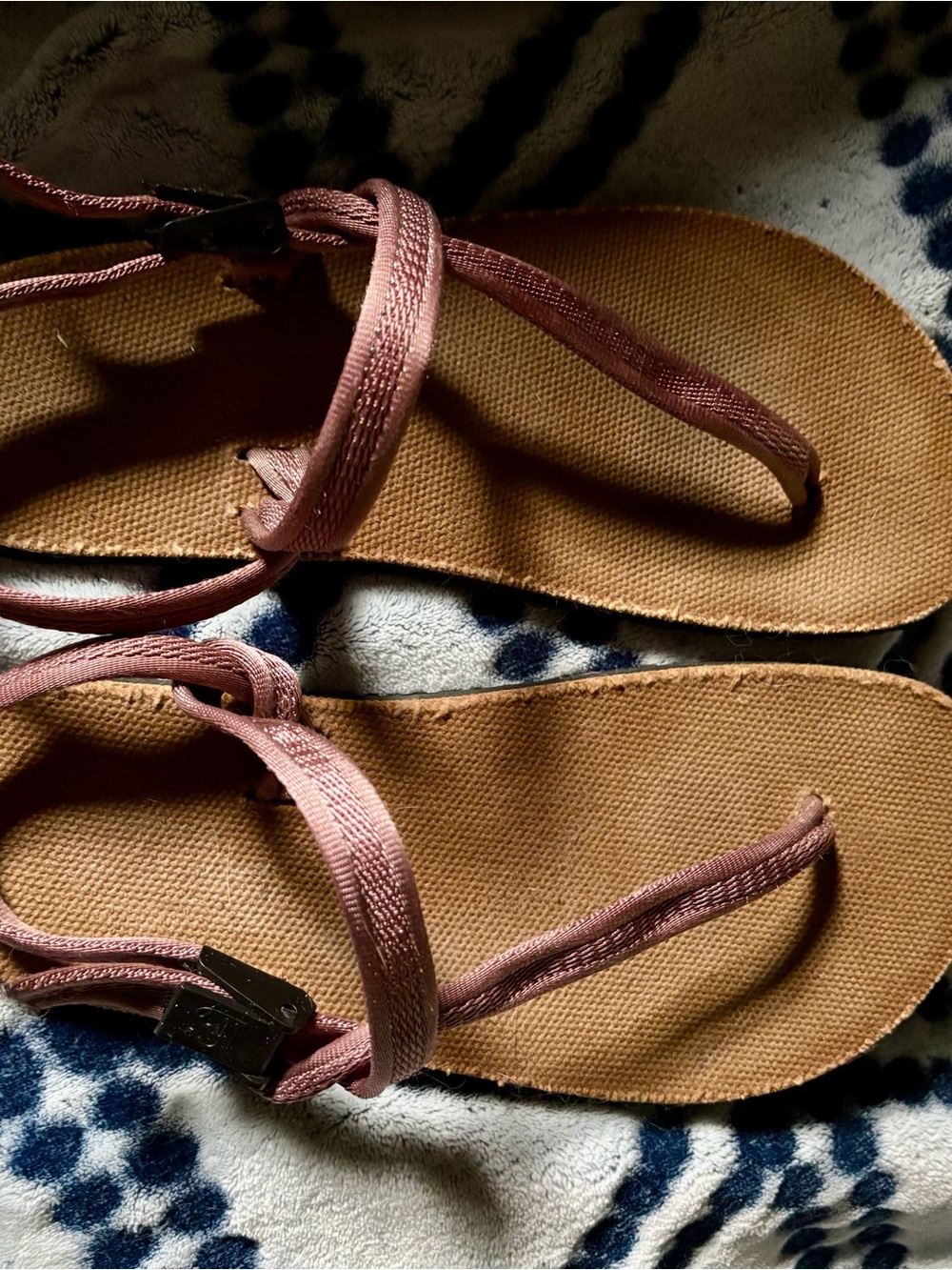 Women's Tan Footbed Sandal with Dusty Rose Straps. Size 9
